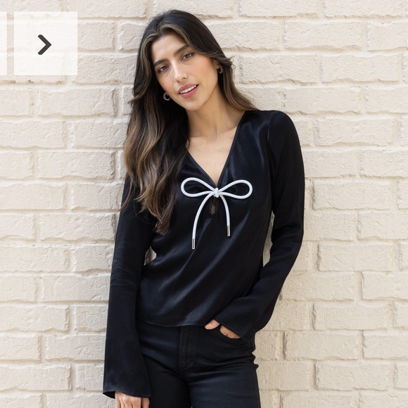 CENTRAL PARK WEST illana bell sleeve top NWT - Picture 2 of 8